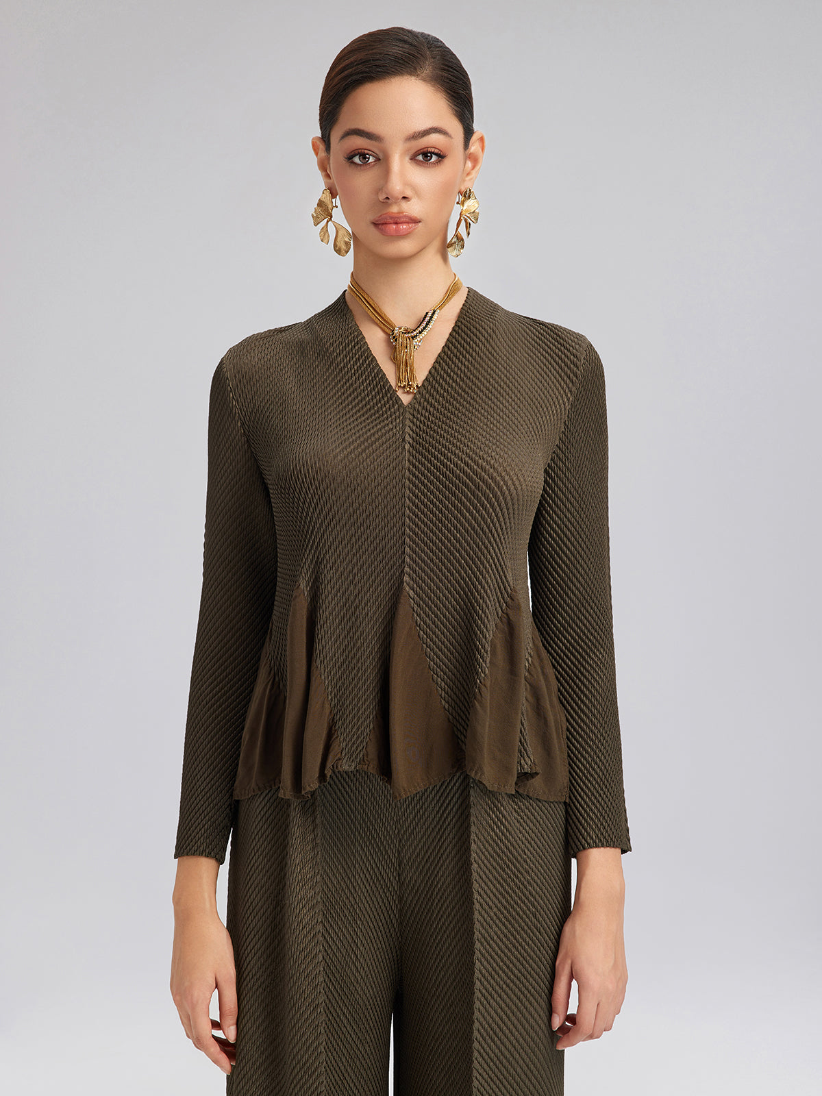 Çiçek Kenarlı Dokulu V Yaka Bluz