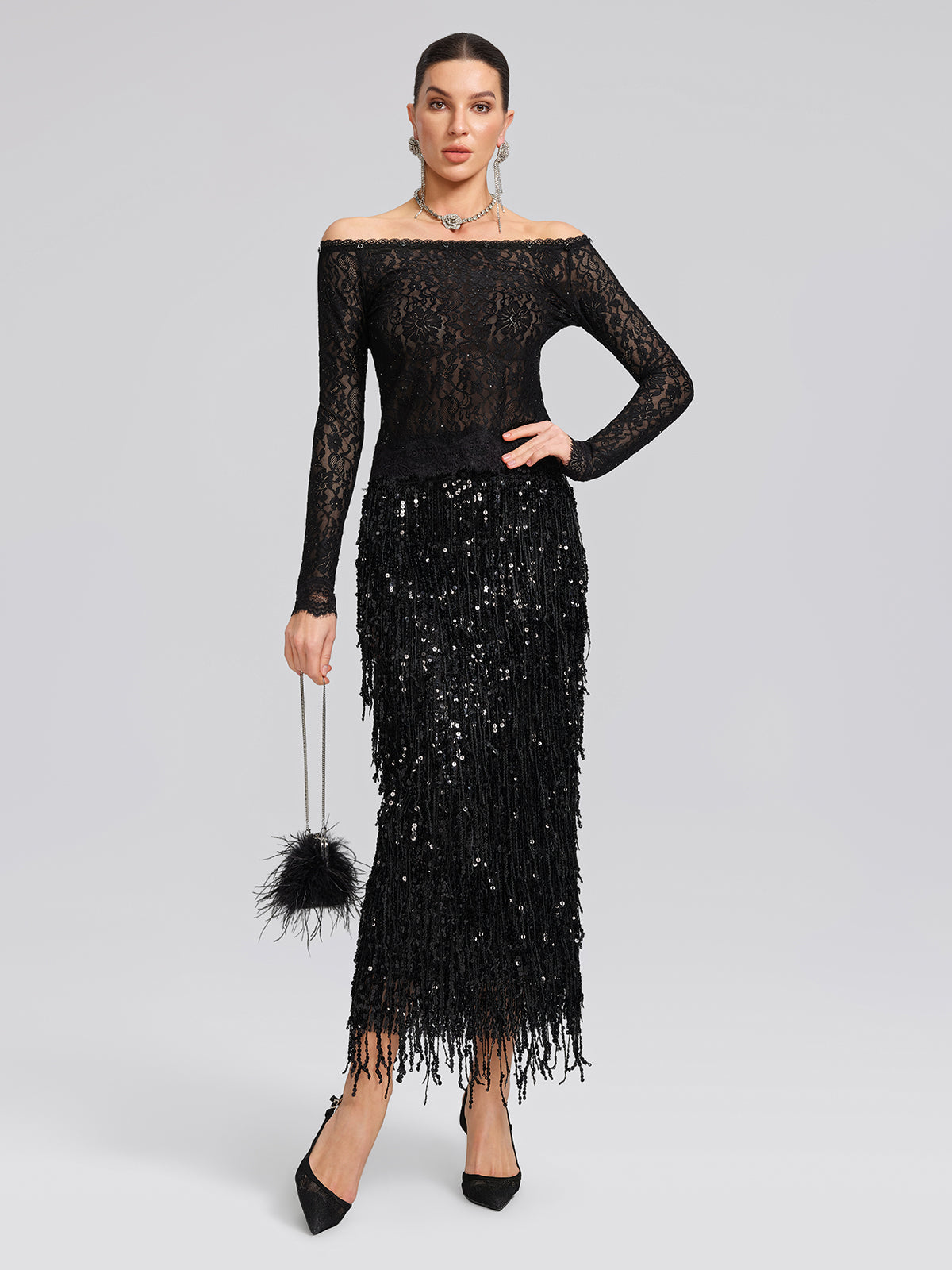 Omzu Açık Tüylü Pullu Dantel Bluz