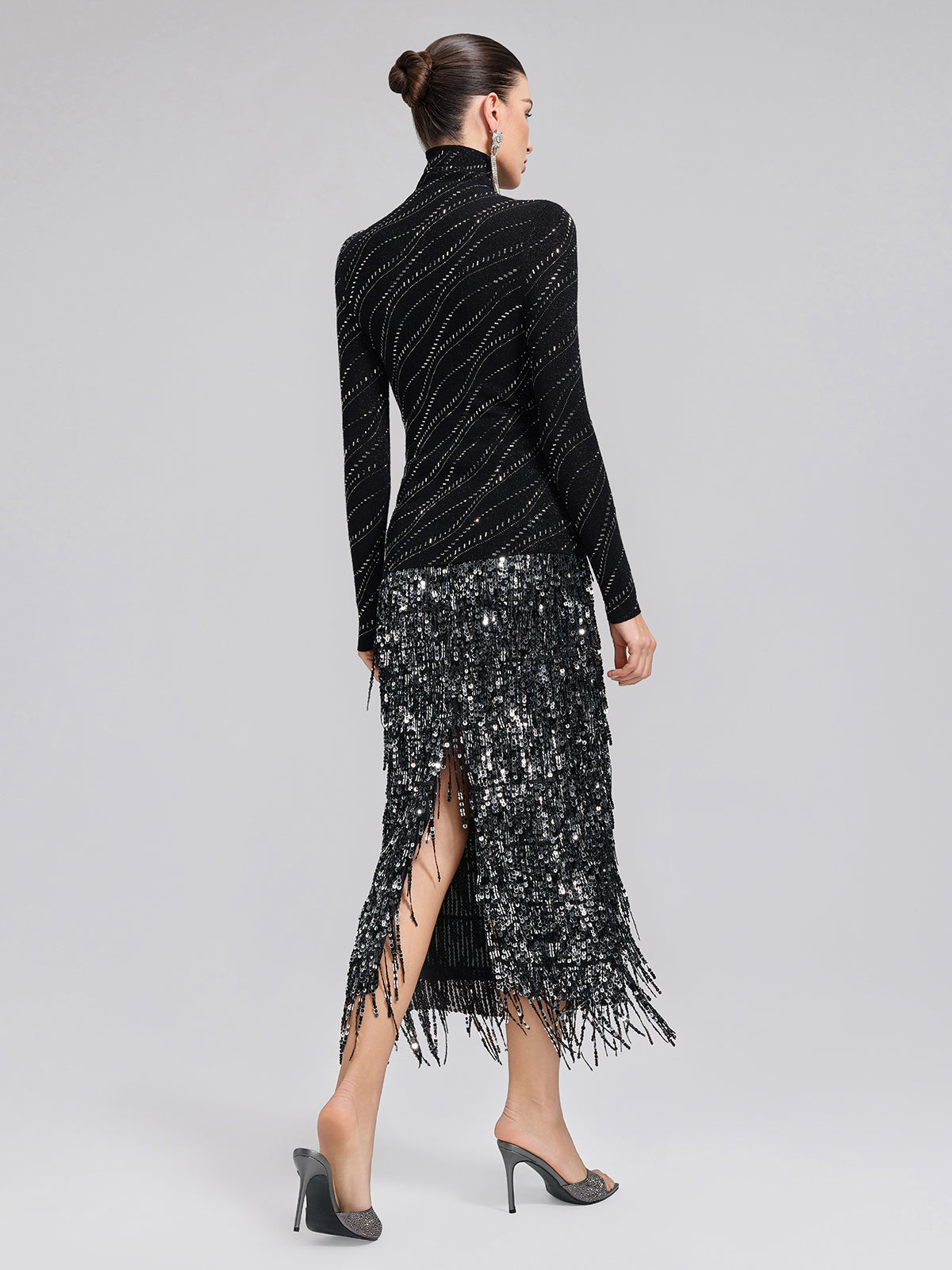 Taşlı Esnek Yün Boğazlı Bluz