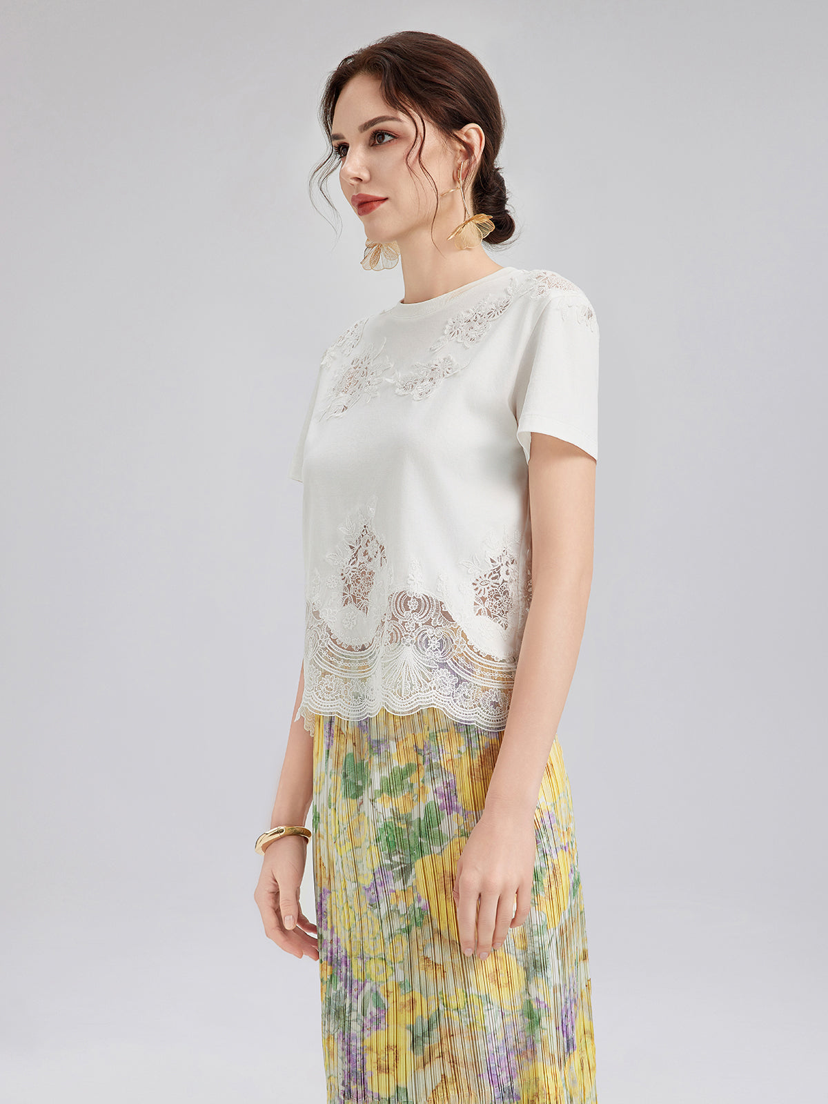 Moda Dantel Kenarlı Pamuklu Tişört