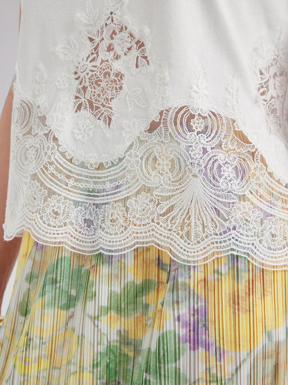 Moda Dantel Kenarlı Pamuklu Tişört