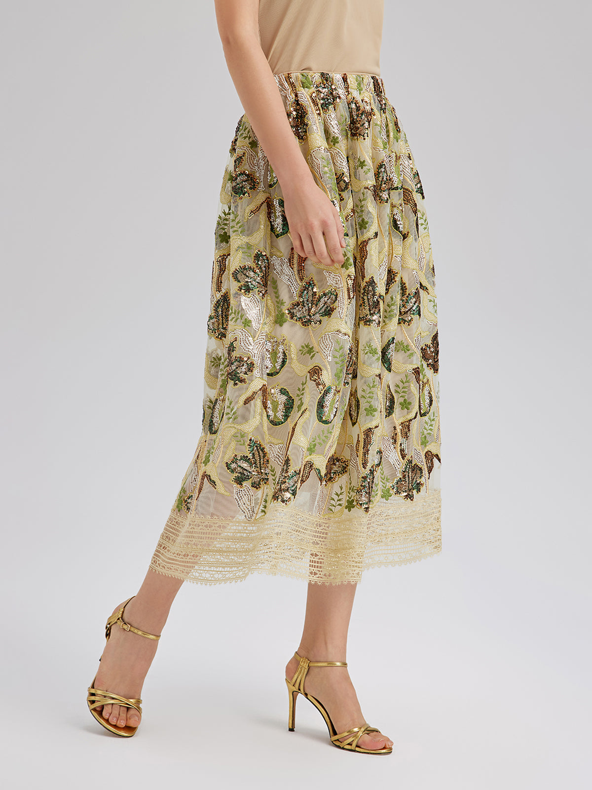 Pullu Dantelli Kloş Etek