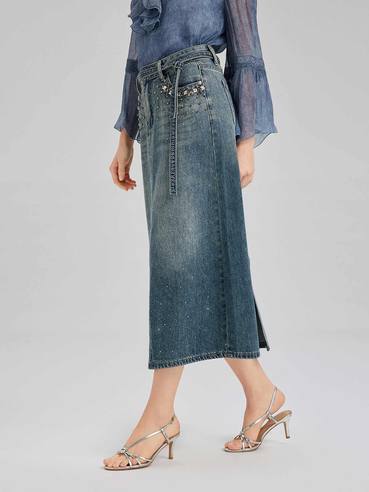 El İşlemeli Belden Taşlı Kot Etek