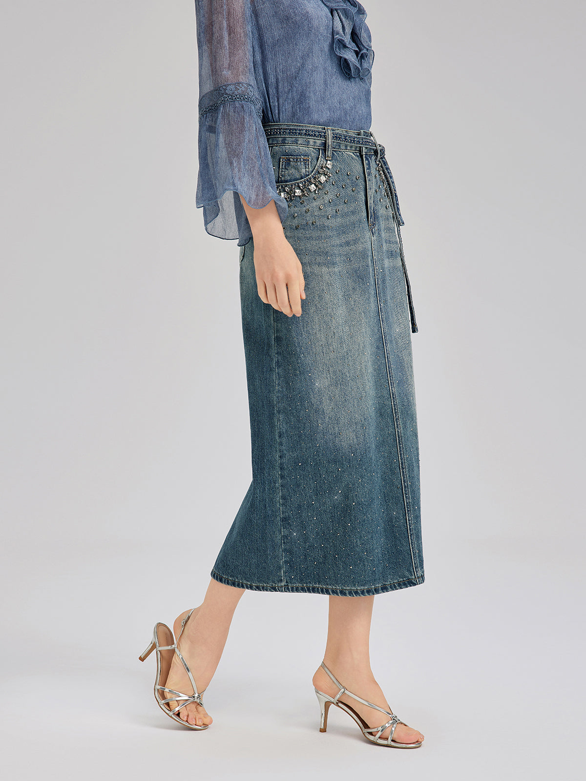 El İşlemeli Belden Taşlı Kot Etek