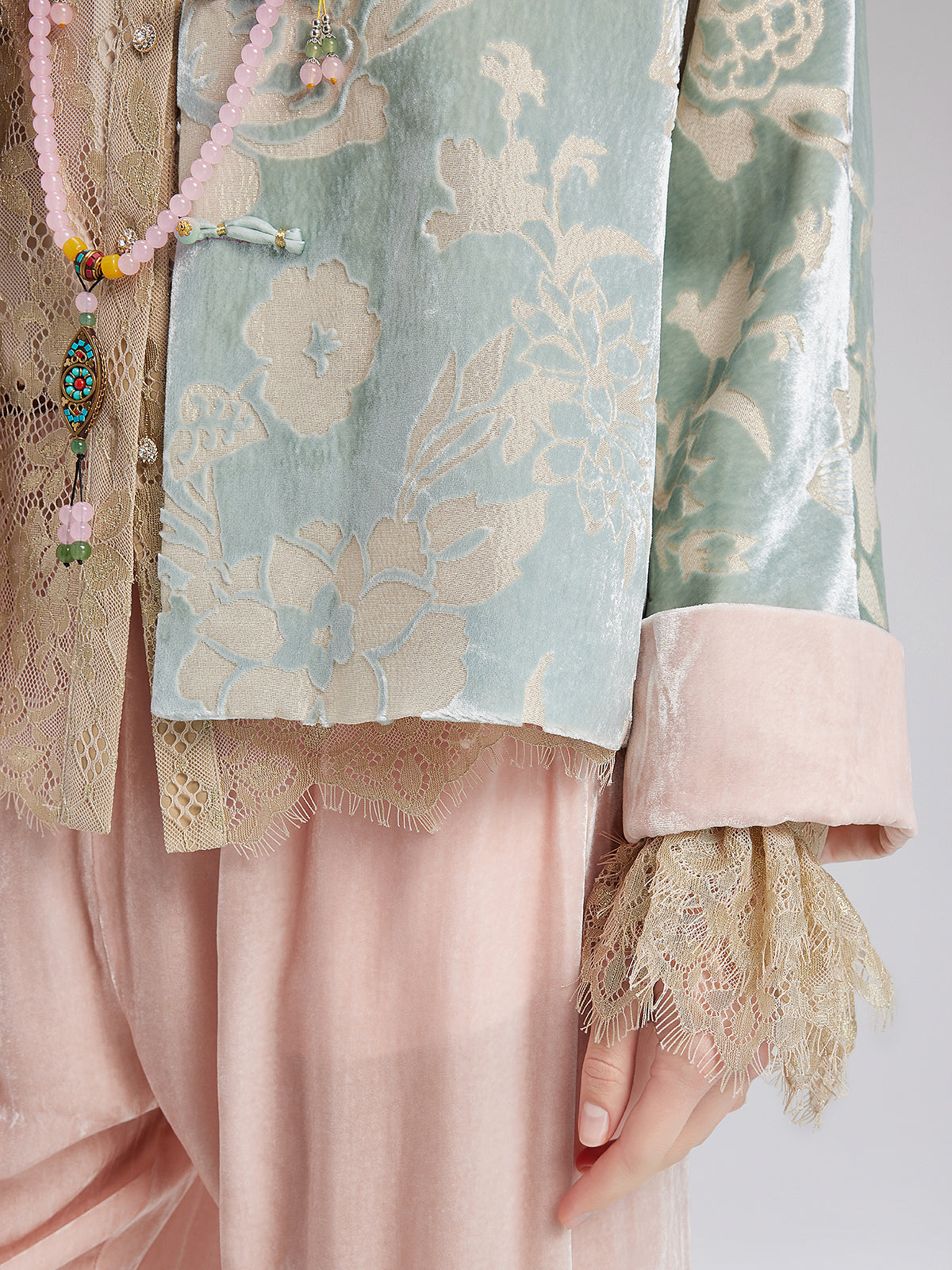 Modern Etnik Kadife Çiçekli Ceket