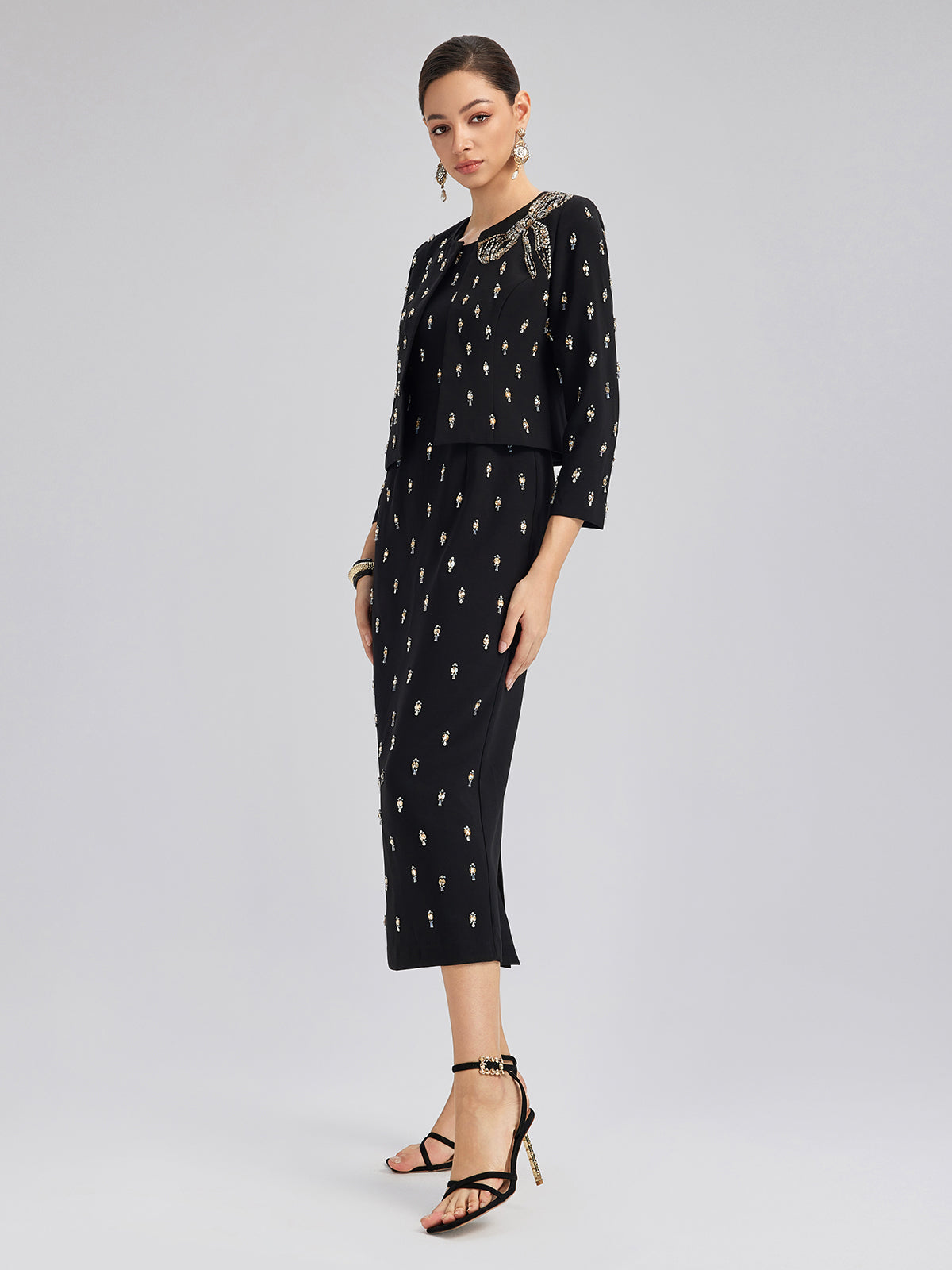 El İşlemeli Fiyonklu Ceket