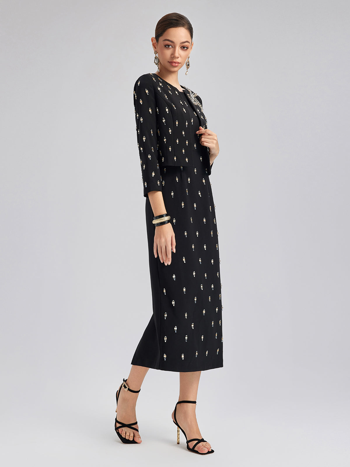 El İşlemeli Fiyonklu Ceket