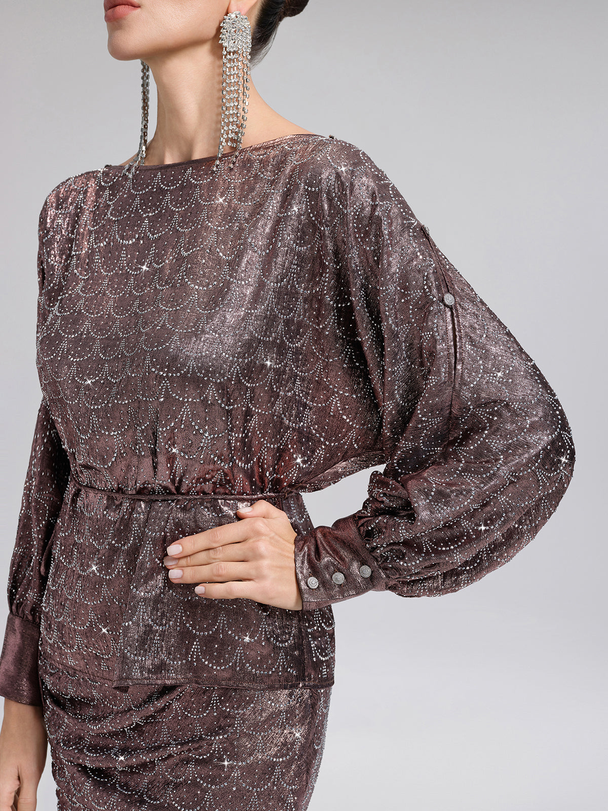 Omzu Açık Taşlı Bluz