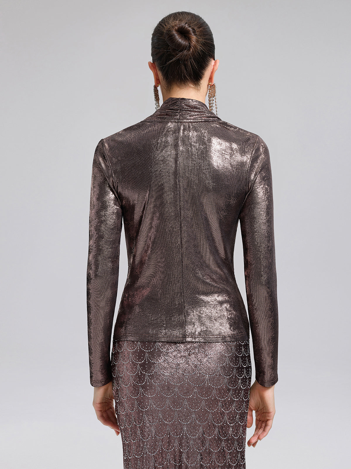 Altın Varaklı V Yaka Drapeli Bluz