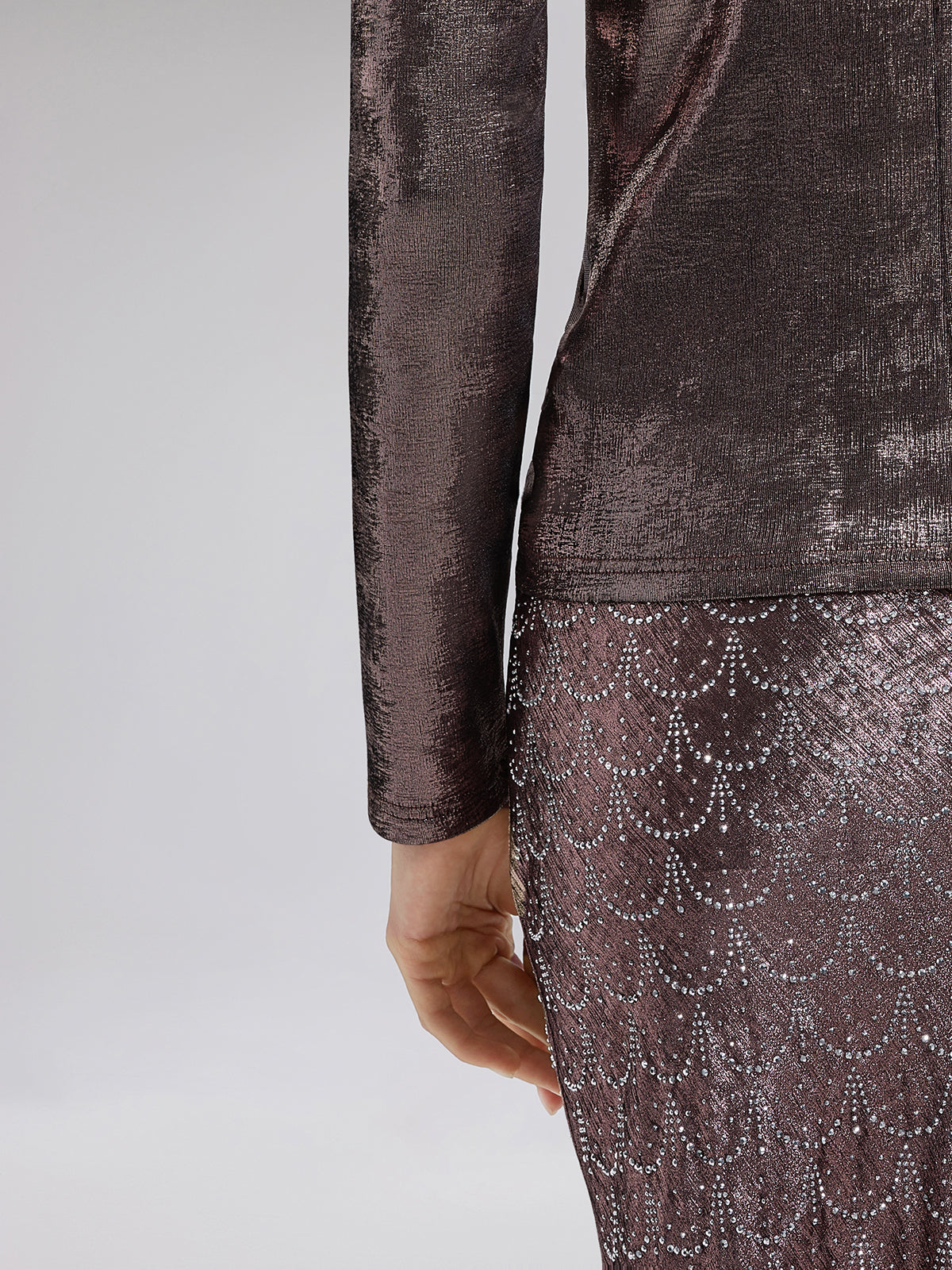 Altın Varaklı V Yaka Drapeli Bluz