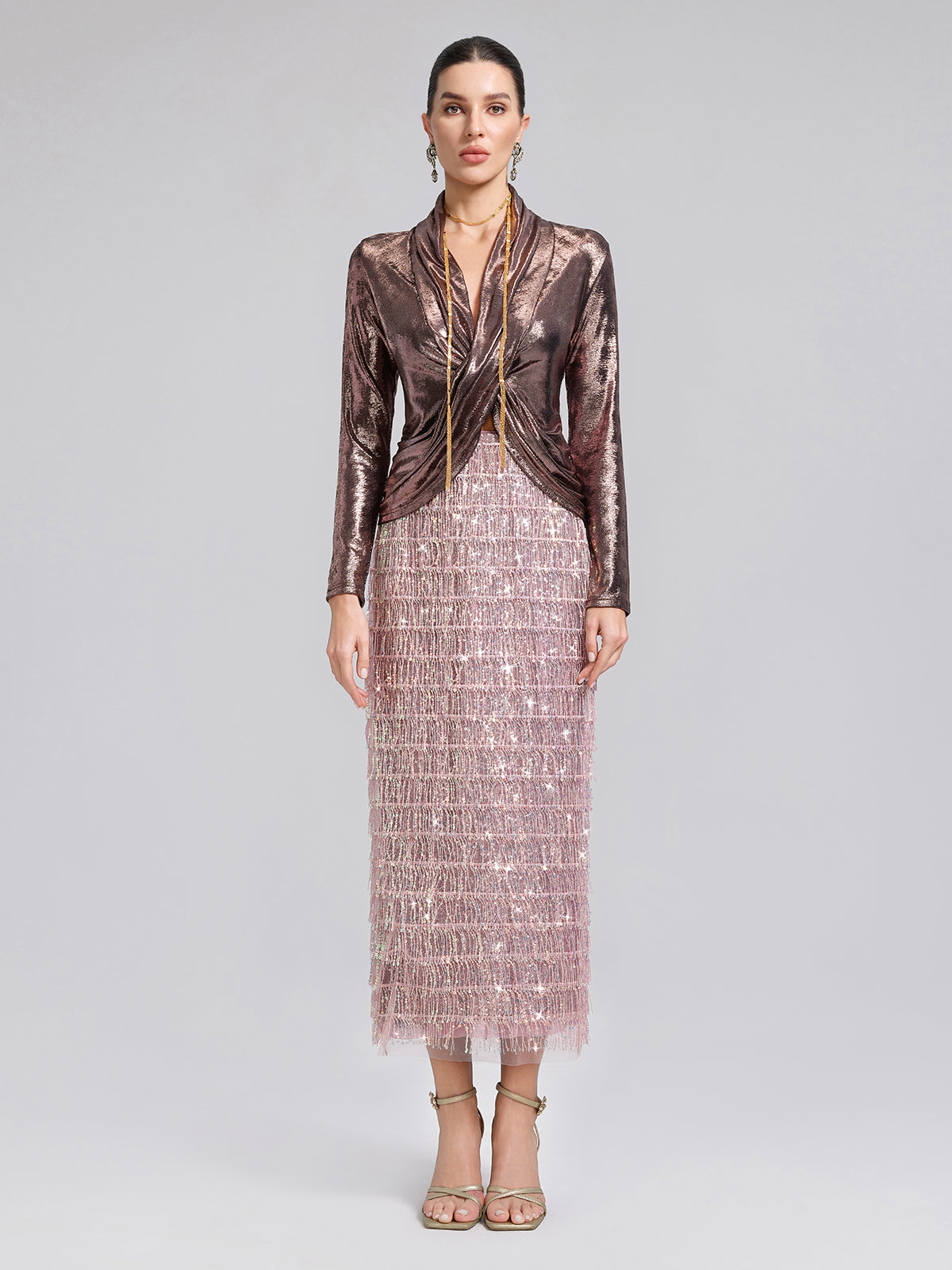 Arkası Yırtmaçlı Pullu Püsküllü Etek