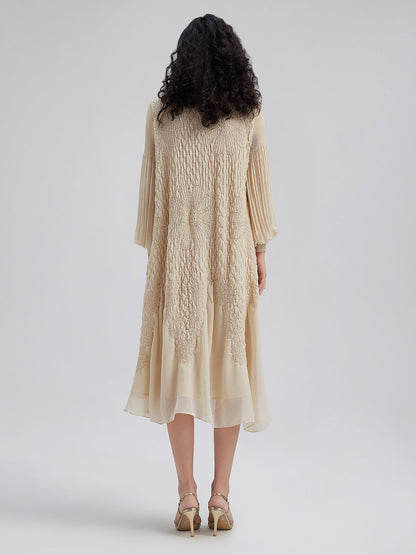 Yuvarlak Yaka Pileli Bol Nakışlı Elbise