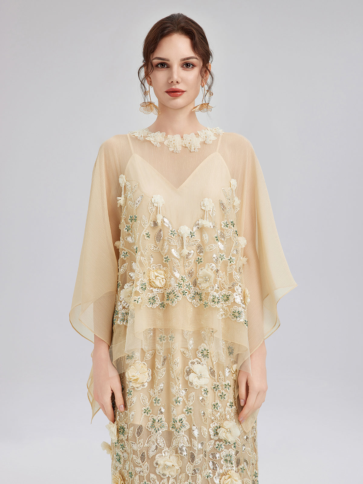 İşlemeli Çiçekli Pullu Şifon Bluz