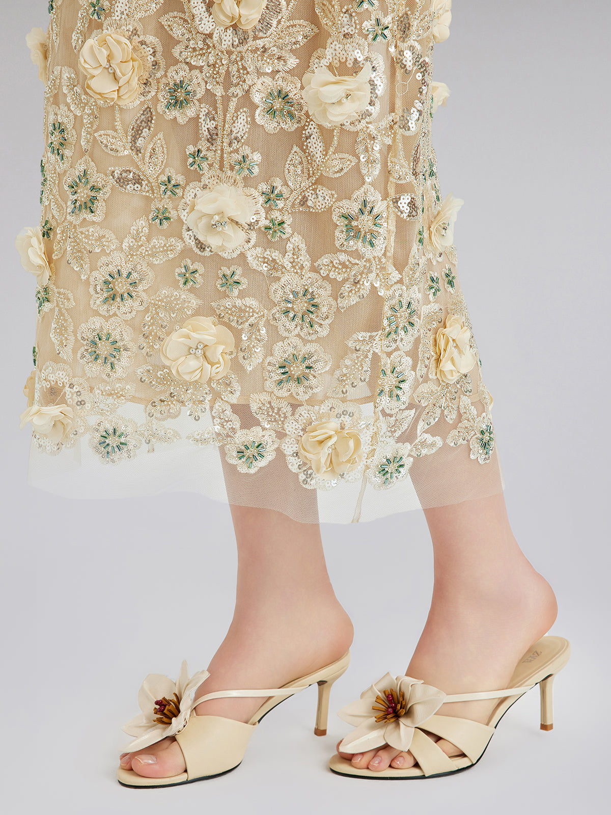 İşlemeli Çiçekli Pullu Şifon Etek