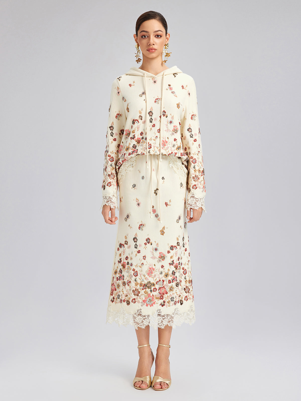 Çiçekli Pullu Nakışlı Triko Etek