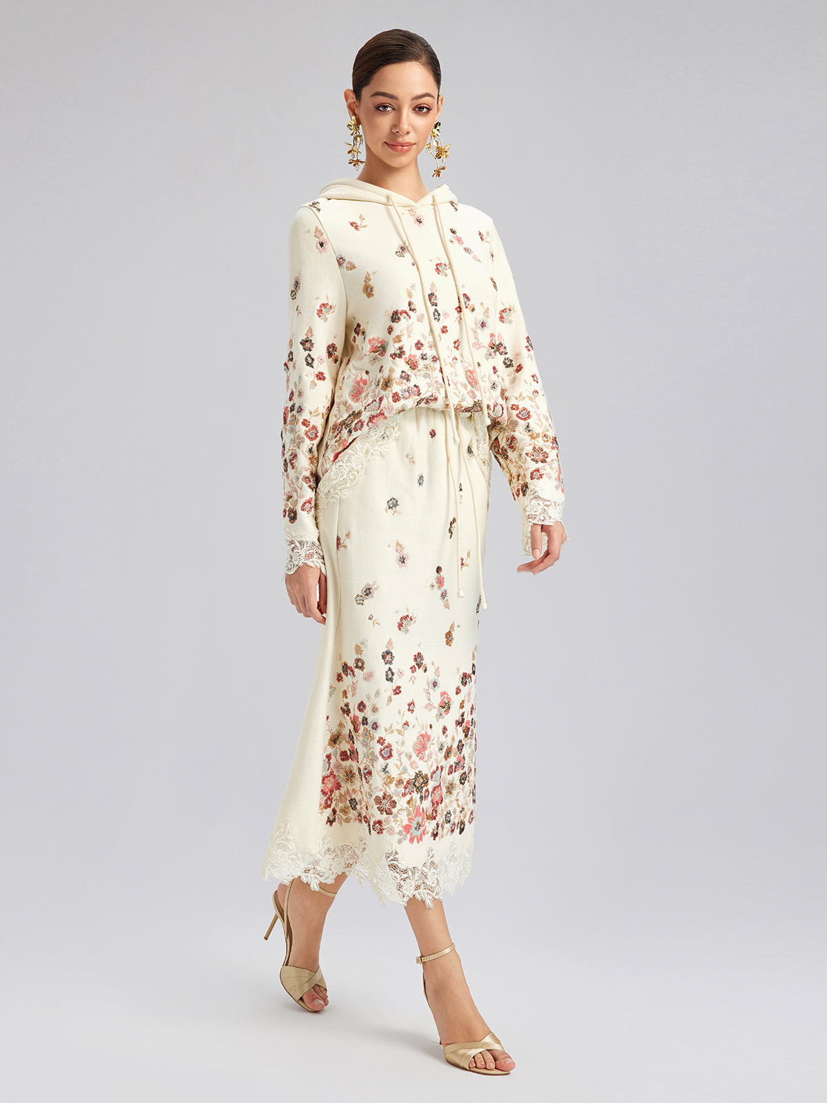 Çiçekli Pullu Nakışlı Triko Etek