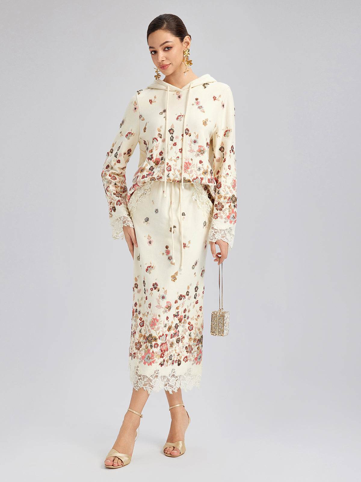 Çiçekli Pullu Nakışlı Triko Etek