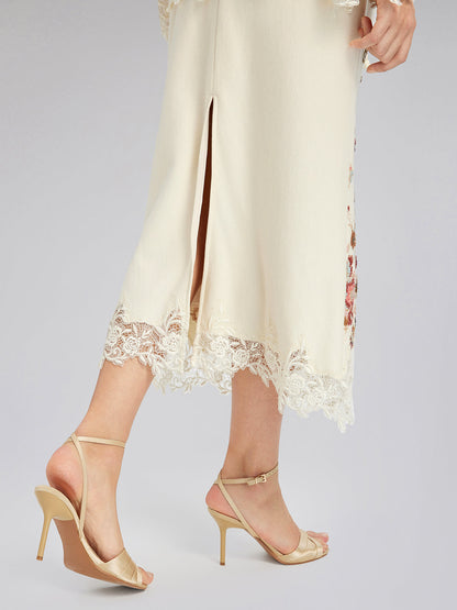 Çiçekli Pullu Nakışlı Triko Etek