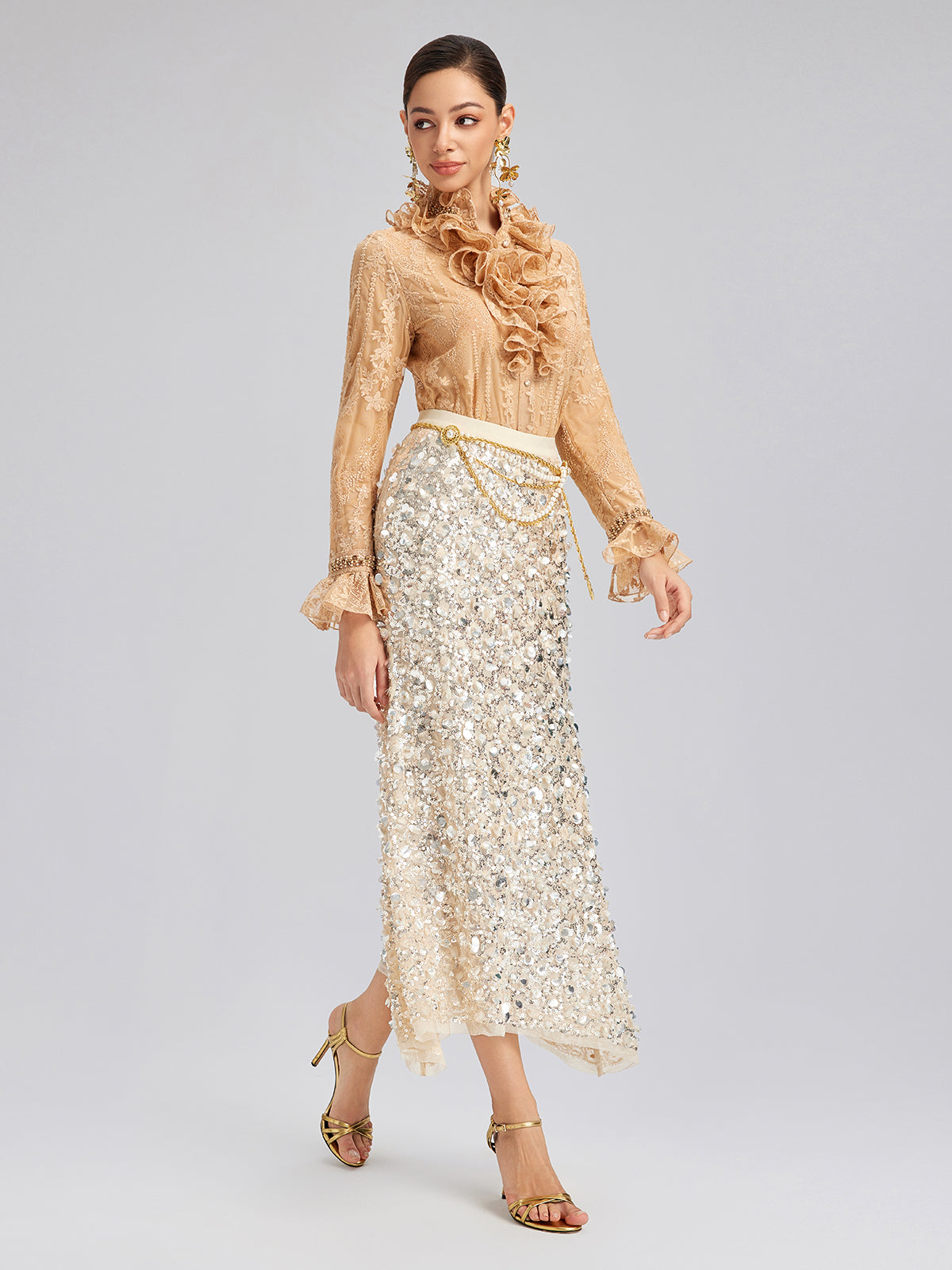 Boncuklu Dantelli Fırfır Yaka Bluz