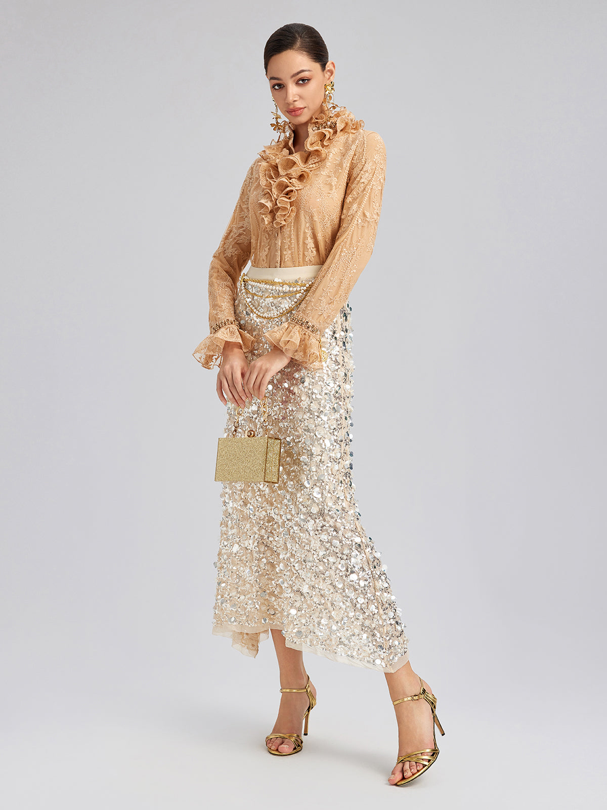 Boncuklu Dantelli Fırfır Yaka Bluz