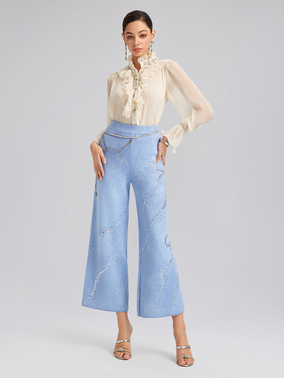 Fırfırlı Hakim Yaka Boncuklu Gömlek