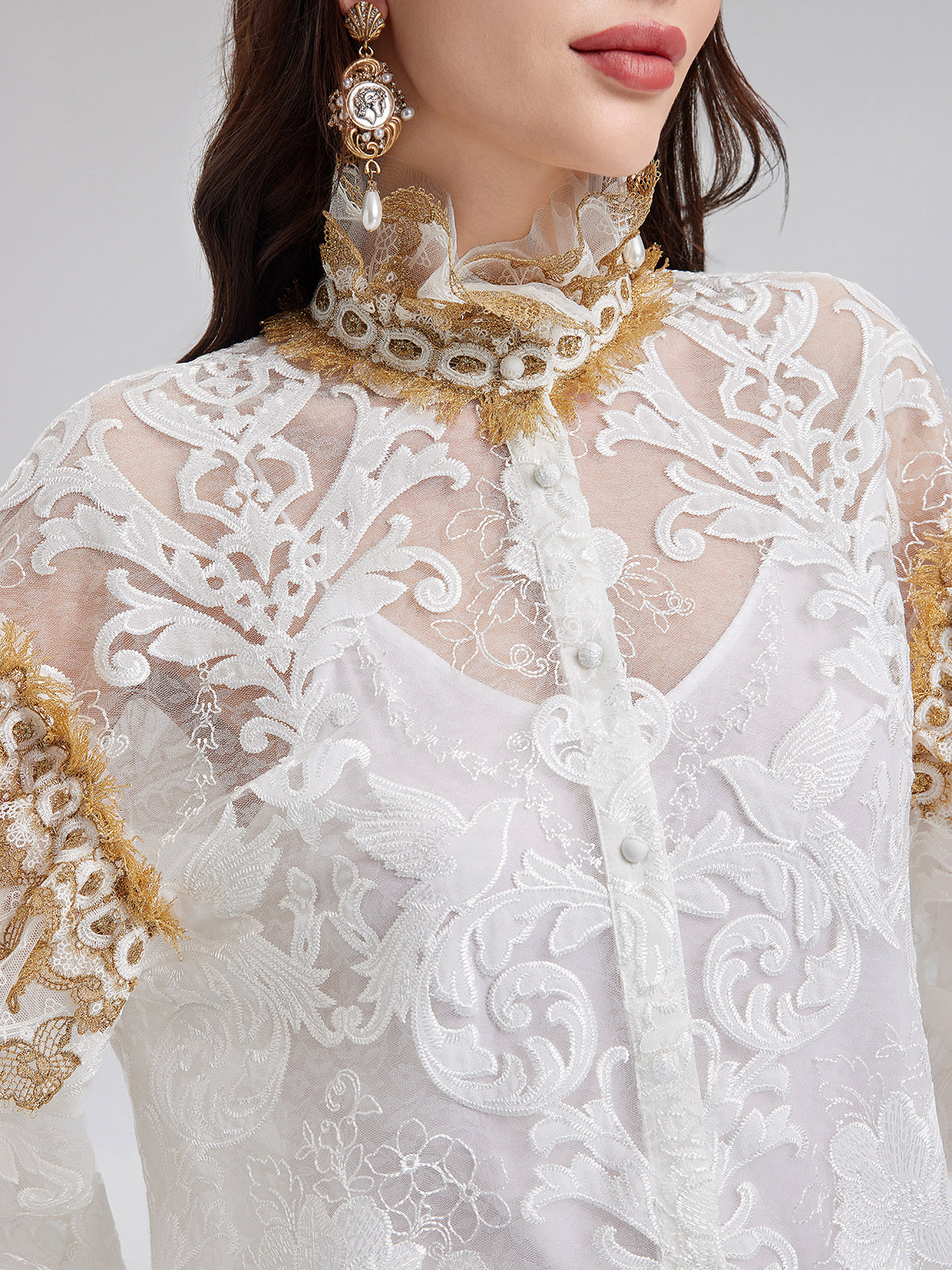 Barok Dantel Nakışlı Dik Yaka Bluz