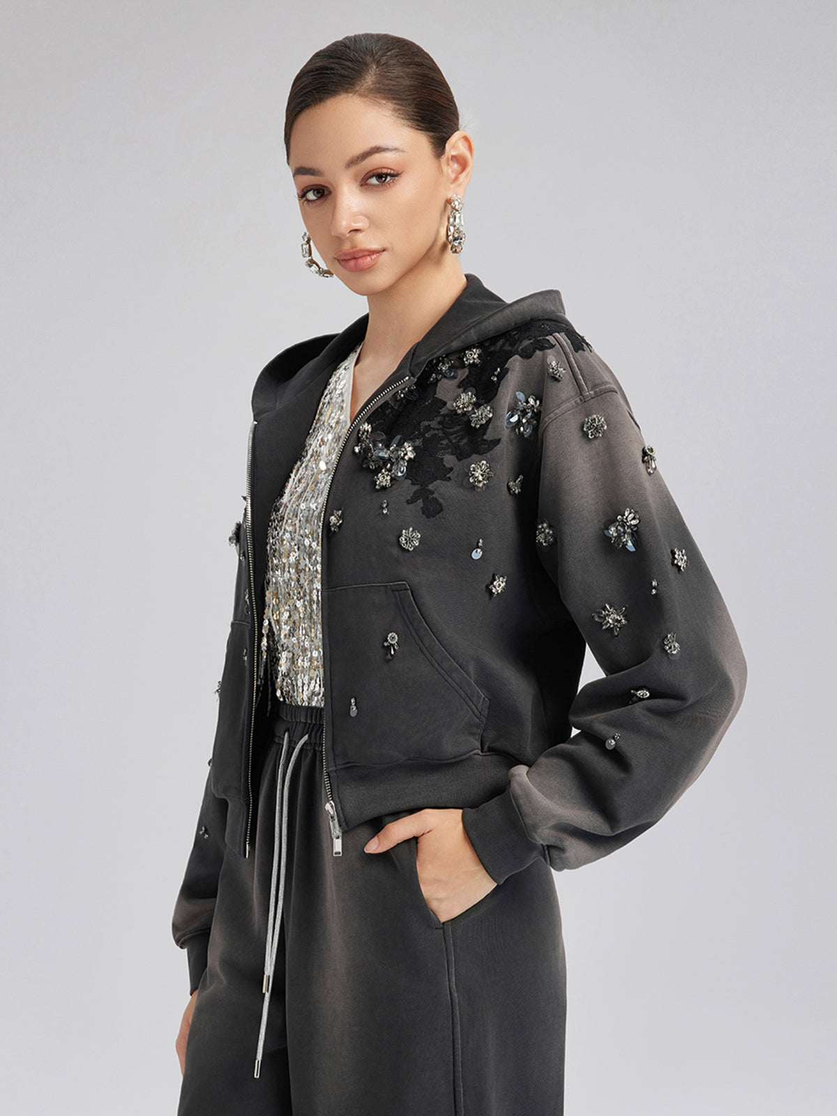 Dantelli Boncuklu Fermuarlı Kapüşonlu Üst