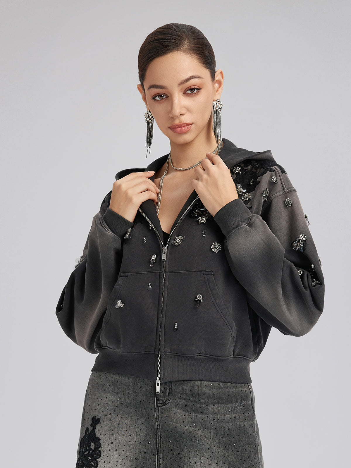 Dantelli Boncuklu Fermuarlı Kapüşonlu Üst