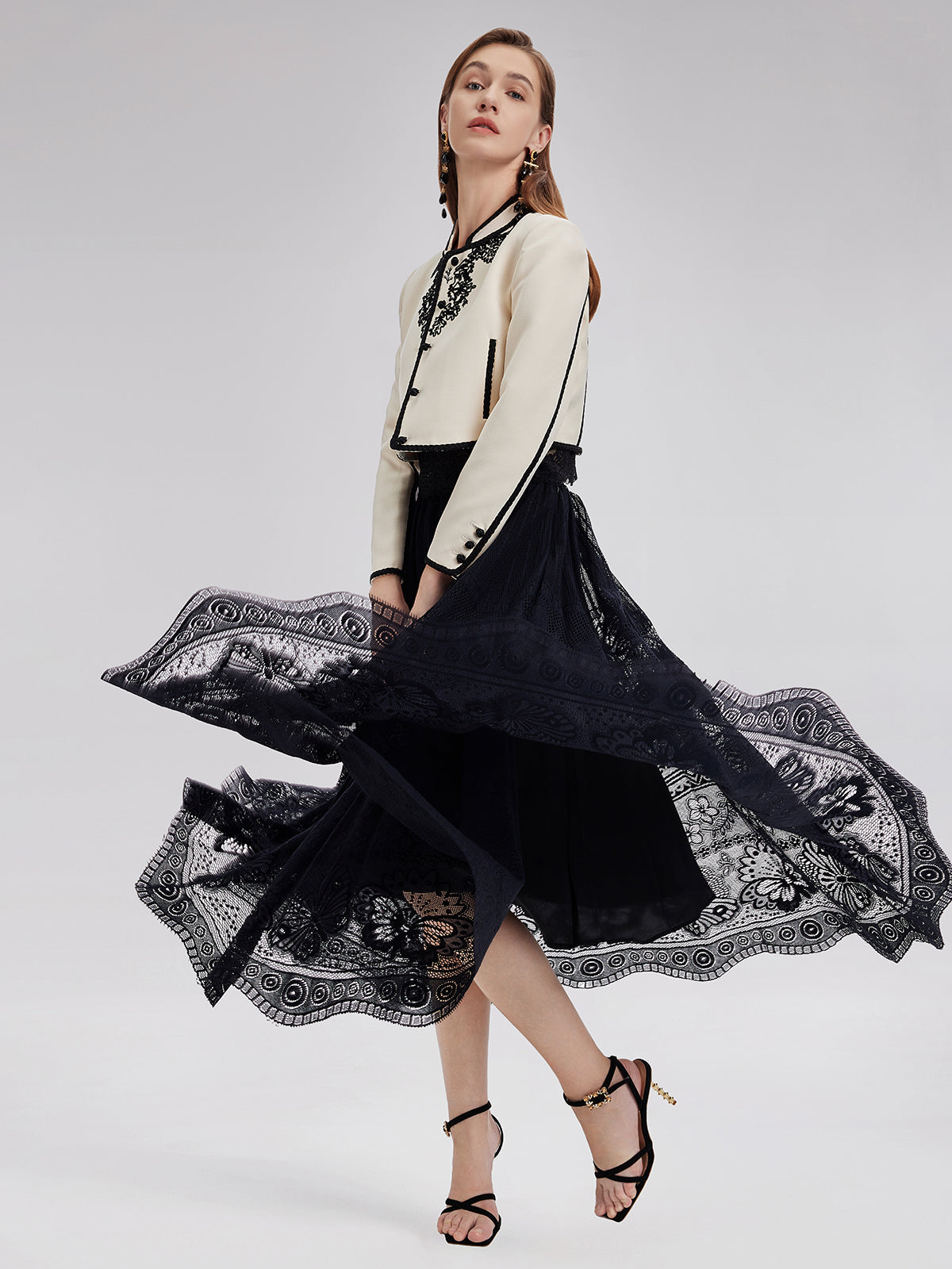 Muhteşem Dantel Nakışlı Volanlı Etek