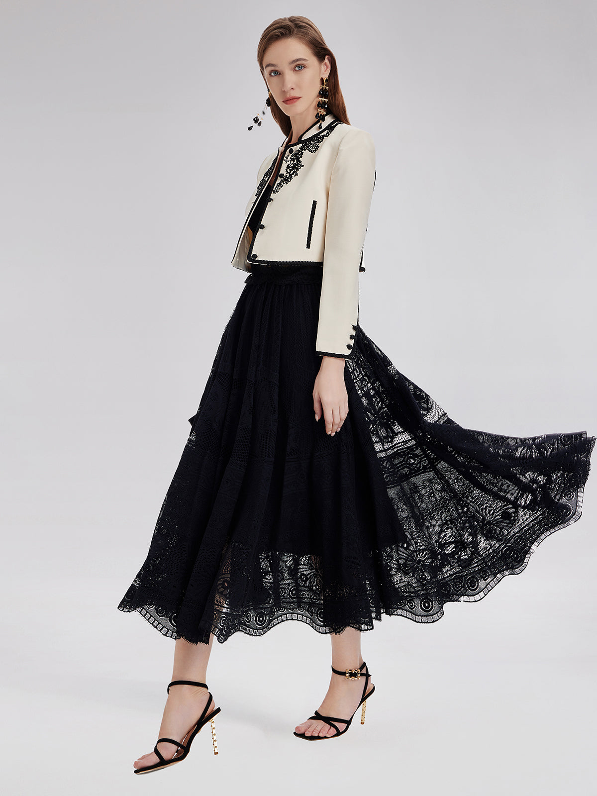 Muhteşem Dantel Nakışlı Volanlı Etek