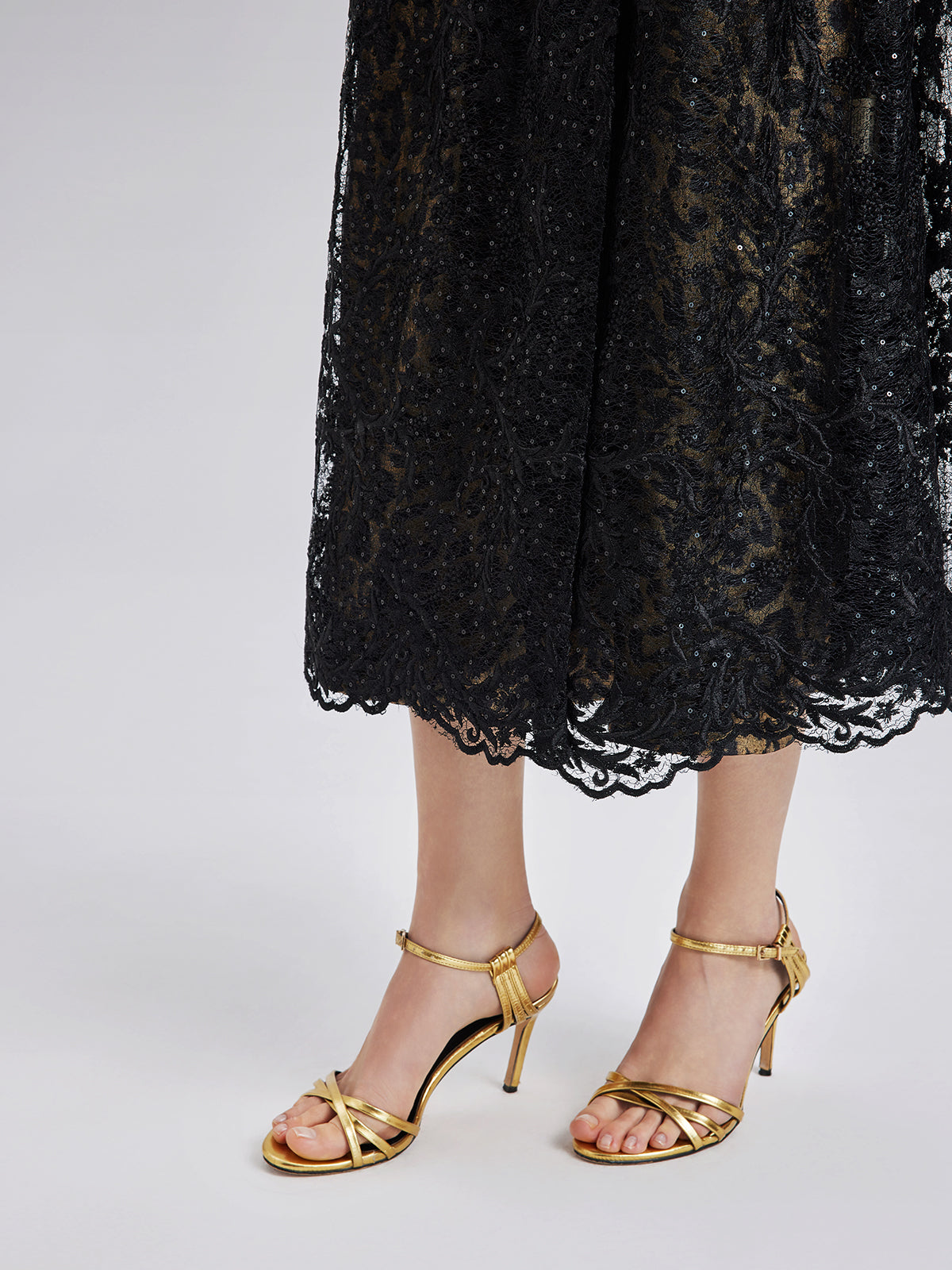 Fransız Dantelli Uzun Trençkot