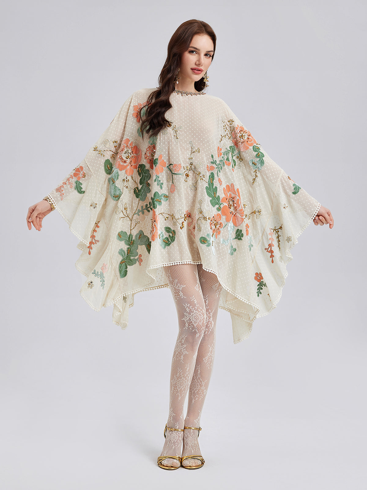 İşlemeli Nakışlı Şık Elbise