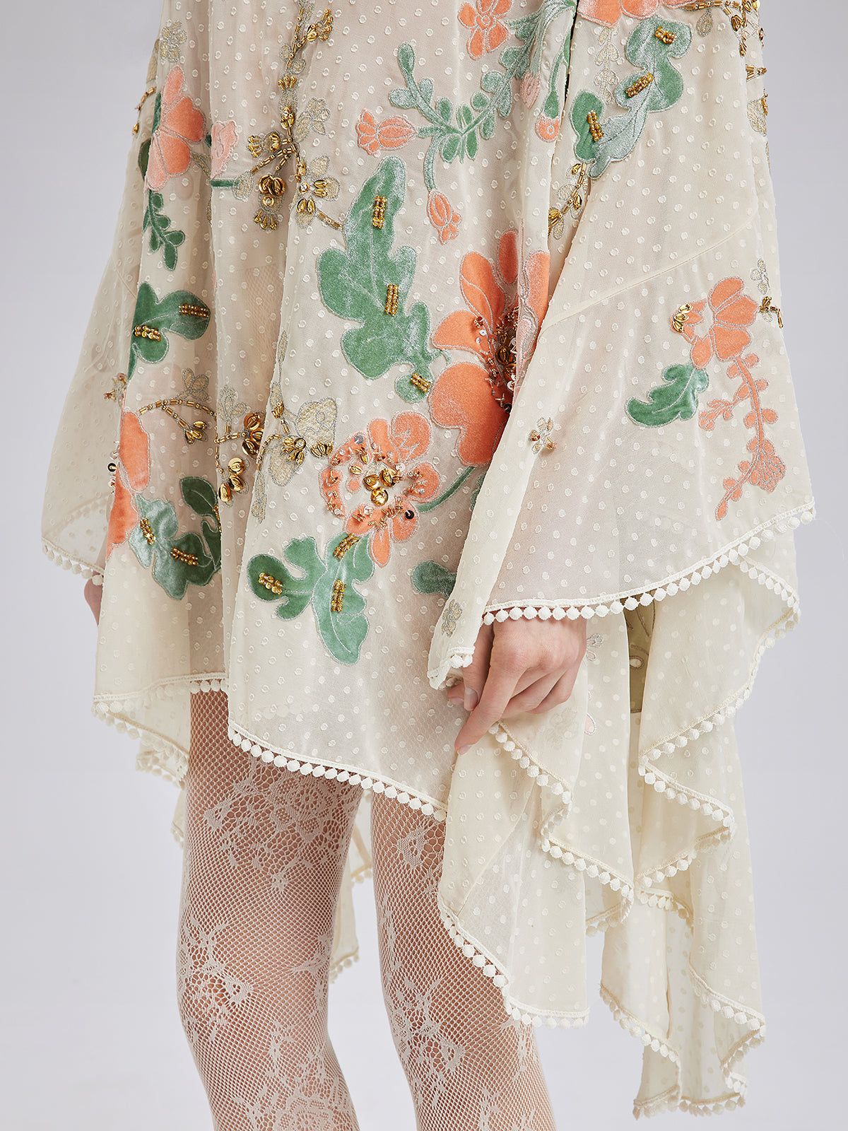 İşlemeli Nakışlı Şık Elbise