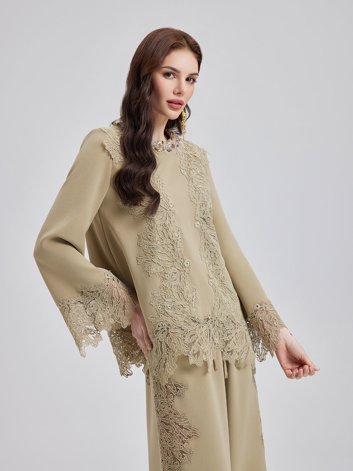 Dantel Kenarlı İspanyol Kol Bluz