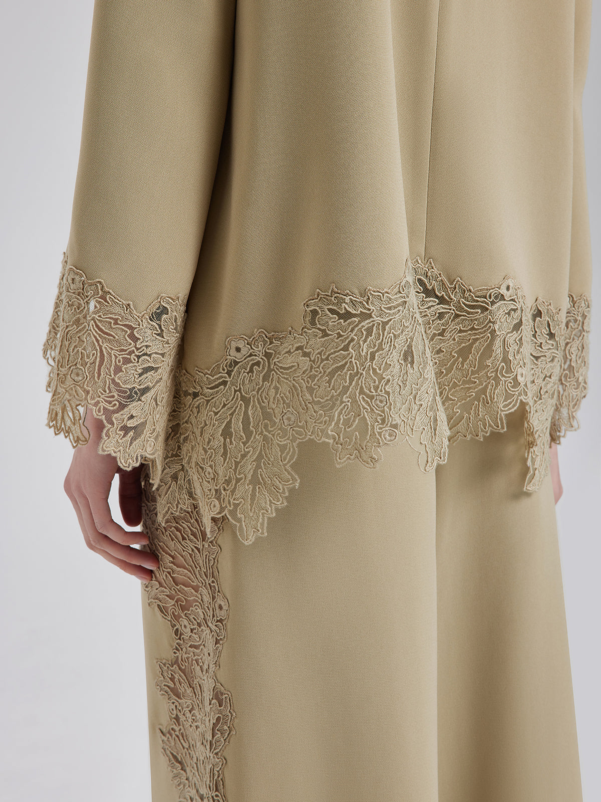 Dantel Kenarlı İspanyol Kol Bluz