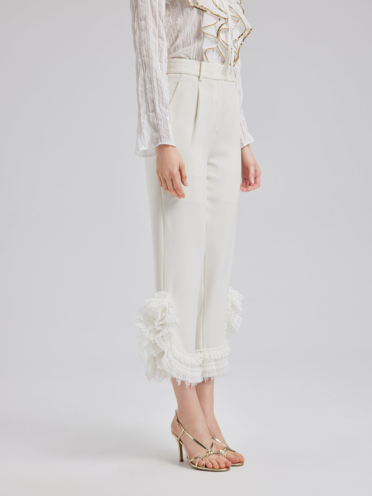 Katlı Fırfır Uçlu Havuç Pantolon