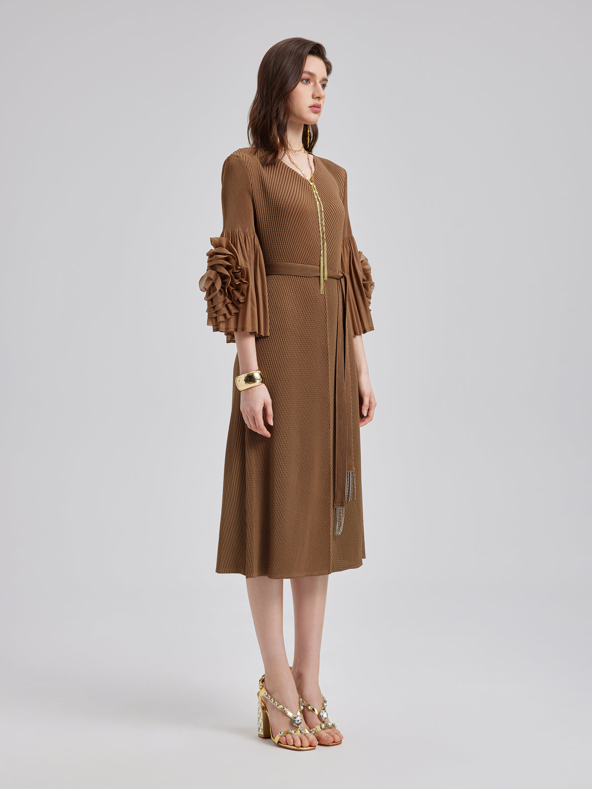 Dokulu V Yaka Kemerli Uzun Elbise