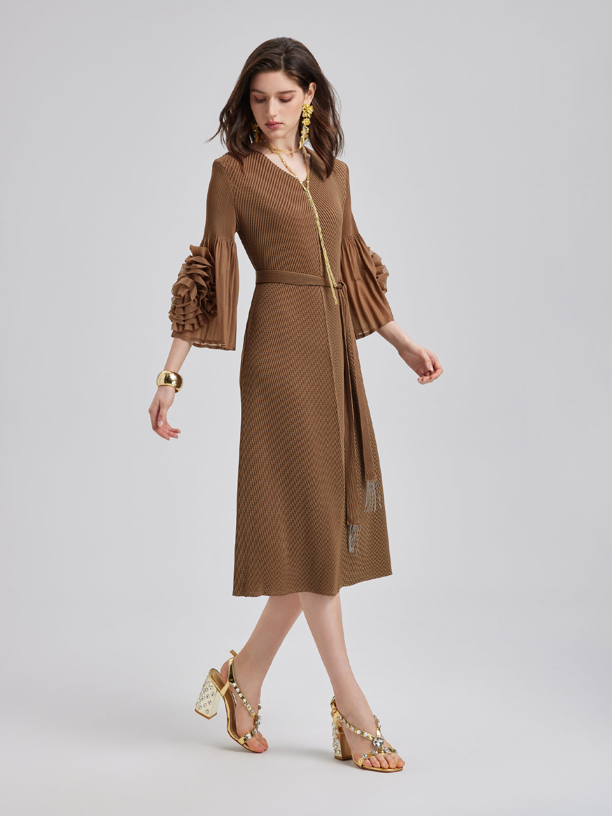 Dokulu V Yaka Kemerli Uzun Elbise