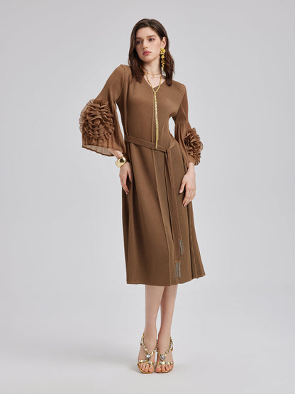 Dokulu V Yaka Kemerli Uzun Elbise