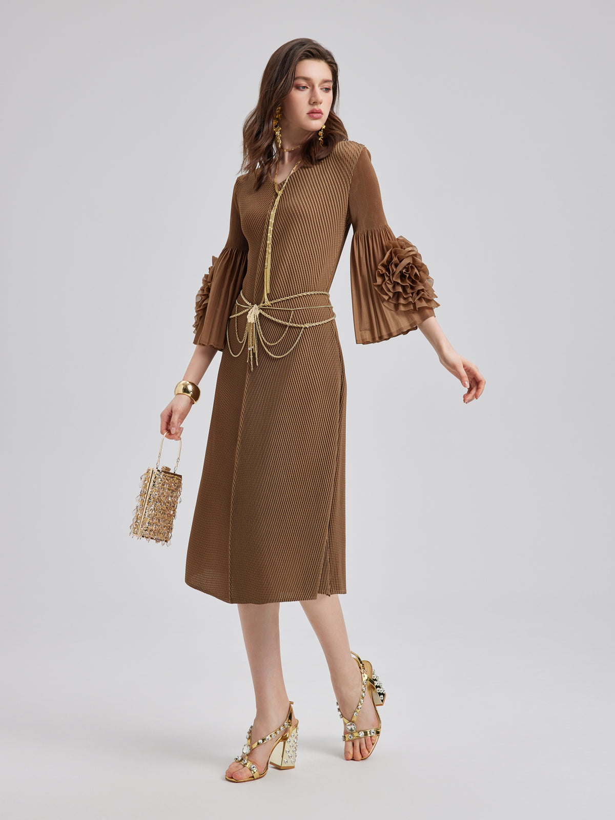 Dokulu V Yaka Kemerli Uzun Elbise