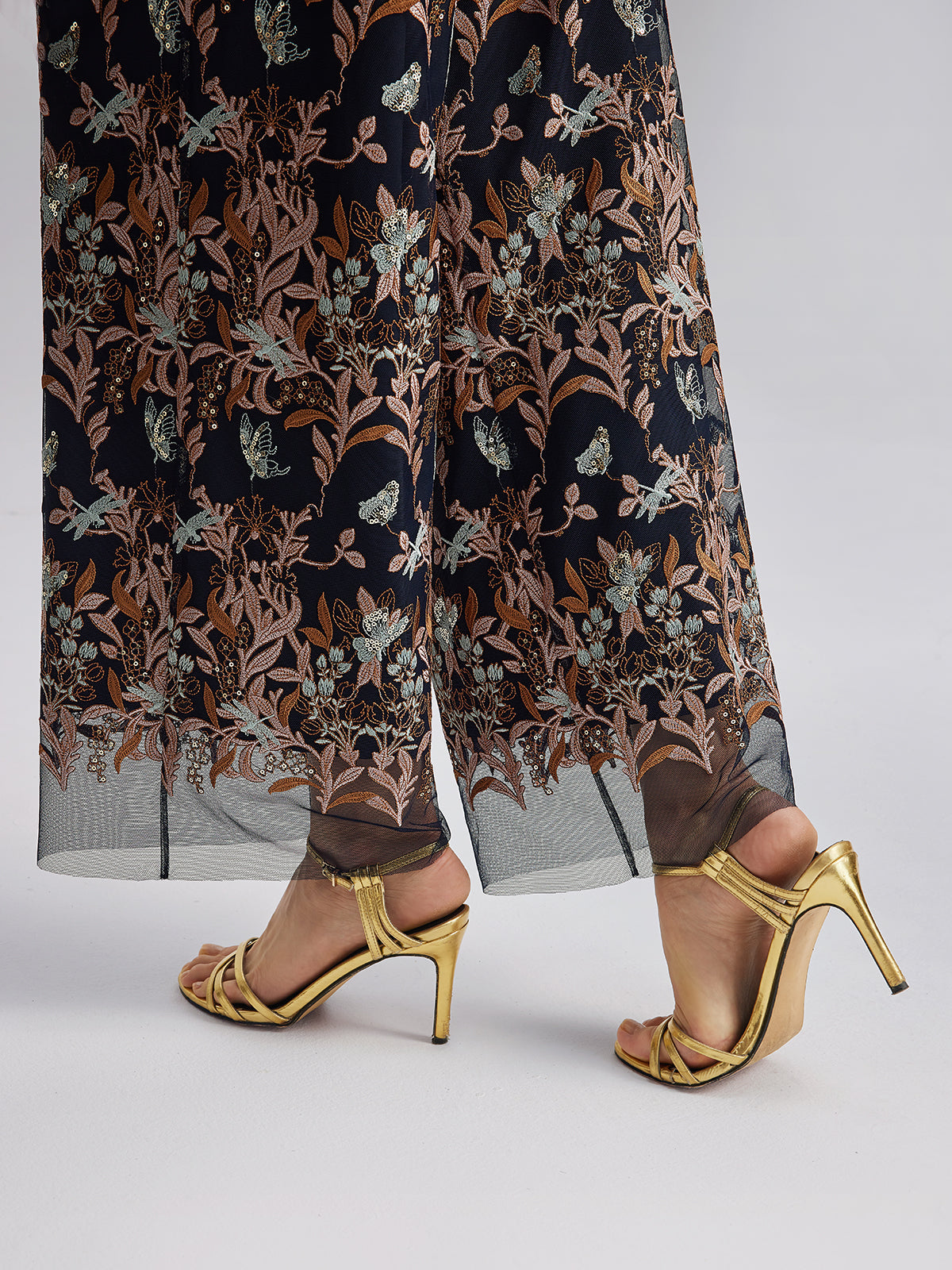 Çok Renkli Çiçek Nakışlı Pantolon