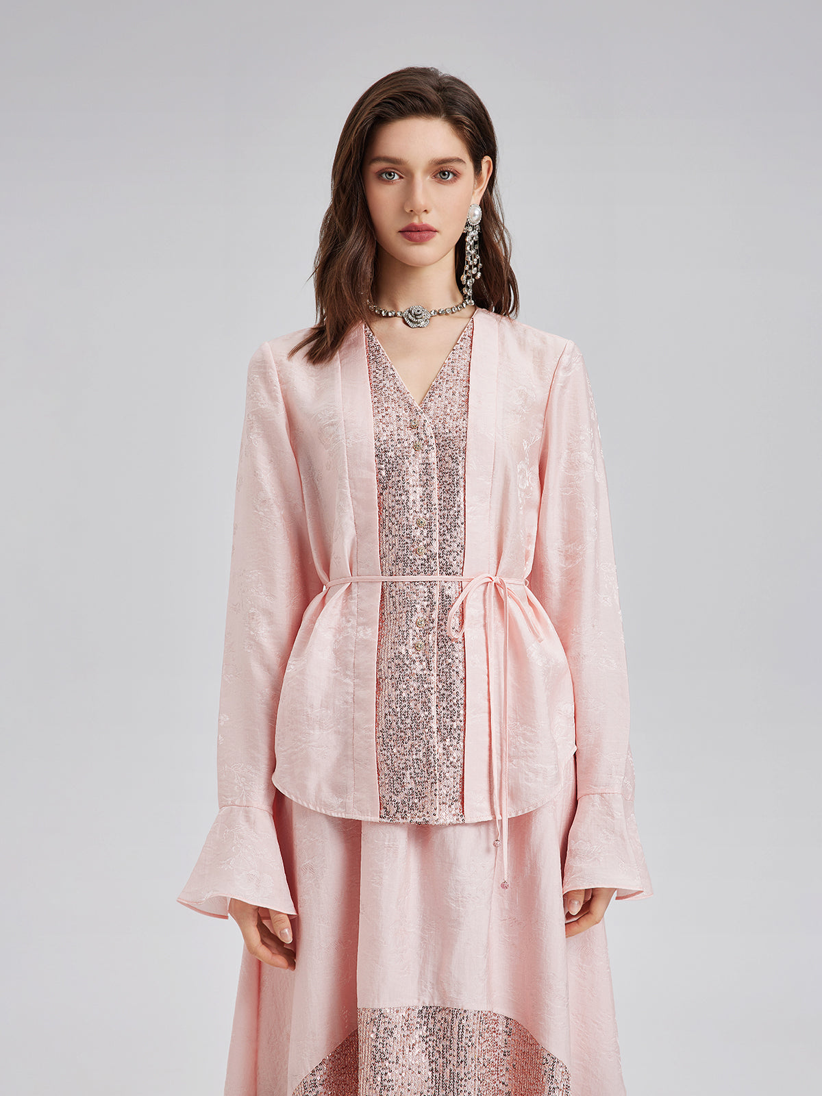 Pullu Kenarlı Jakar V Yaka Bluz