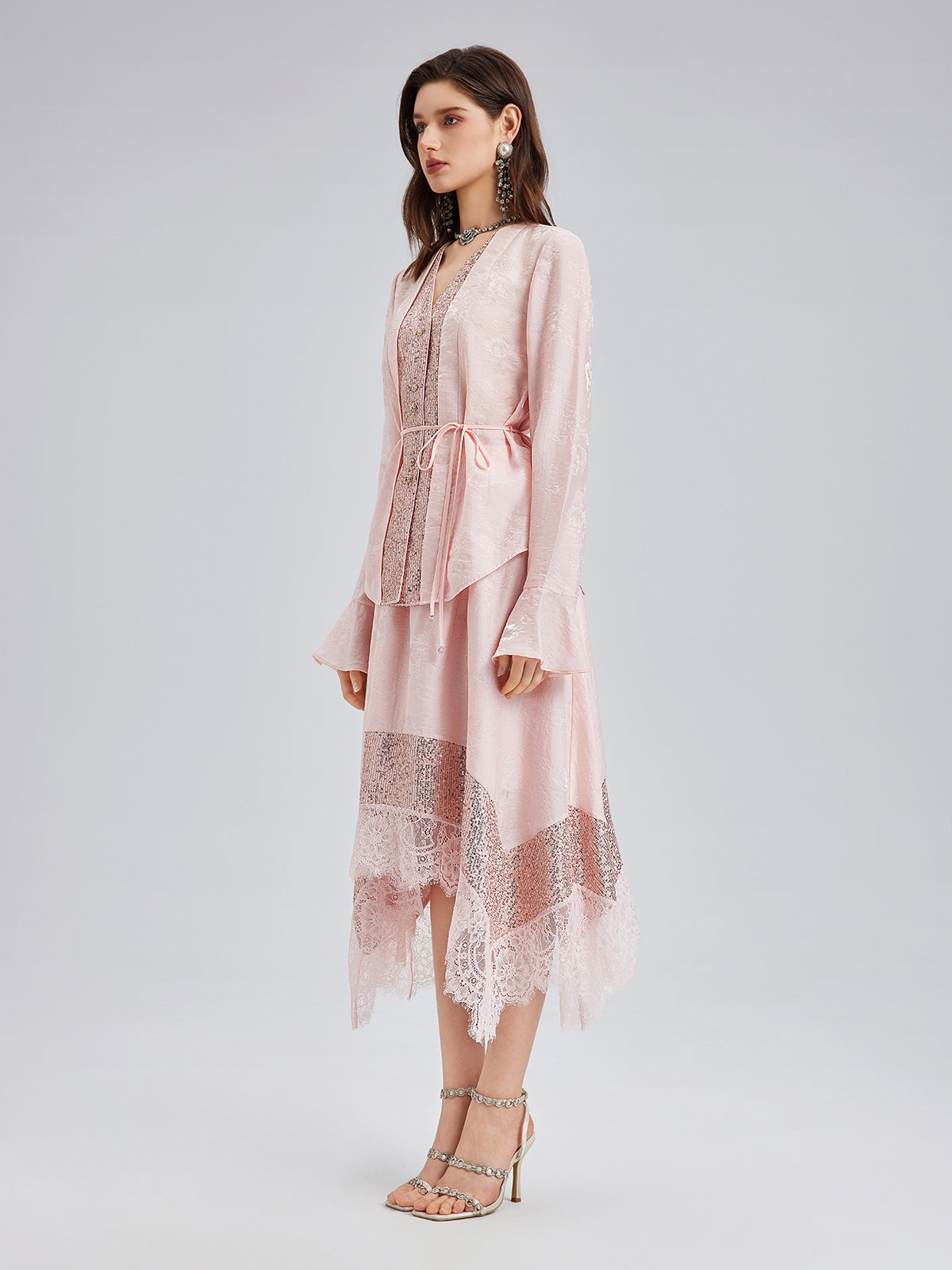 Pullu Kenarlı Jakar V Yaka Bluz