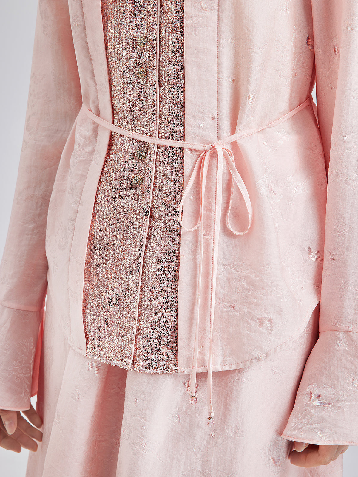 Pullu Kenarlı Jakar V Yaka Bluz