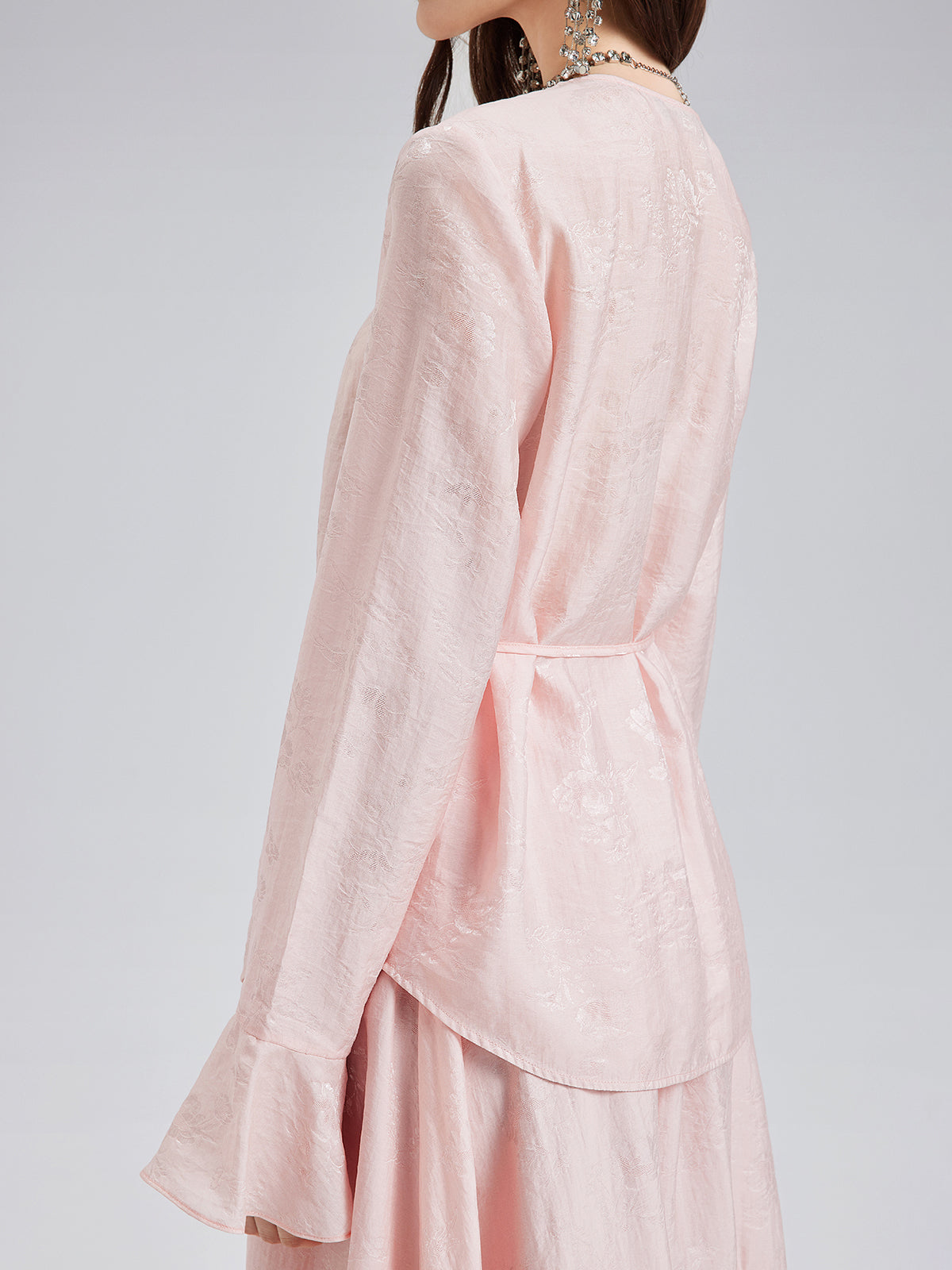 Pullu Kenarlı Jakar V Yaka Bluz