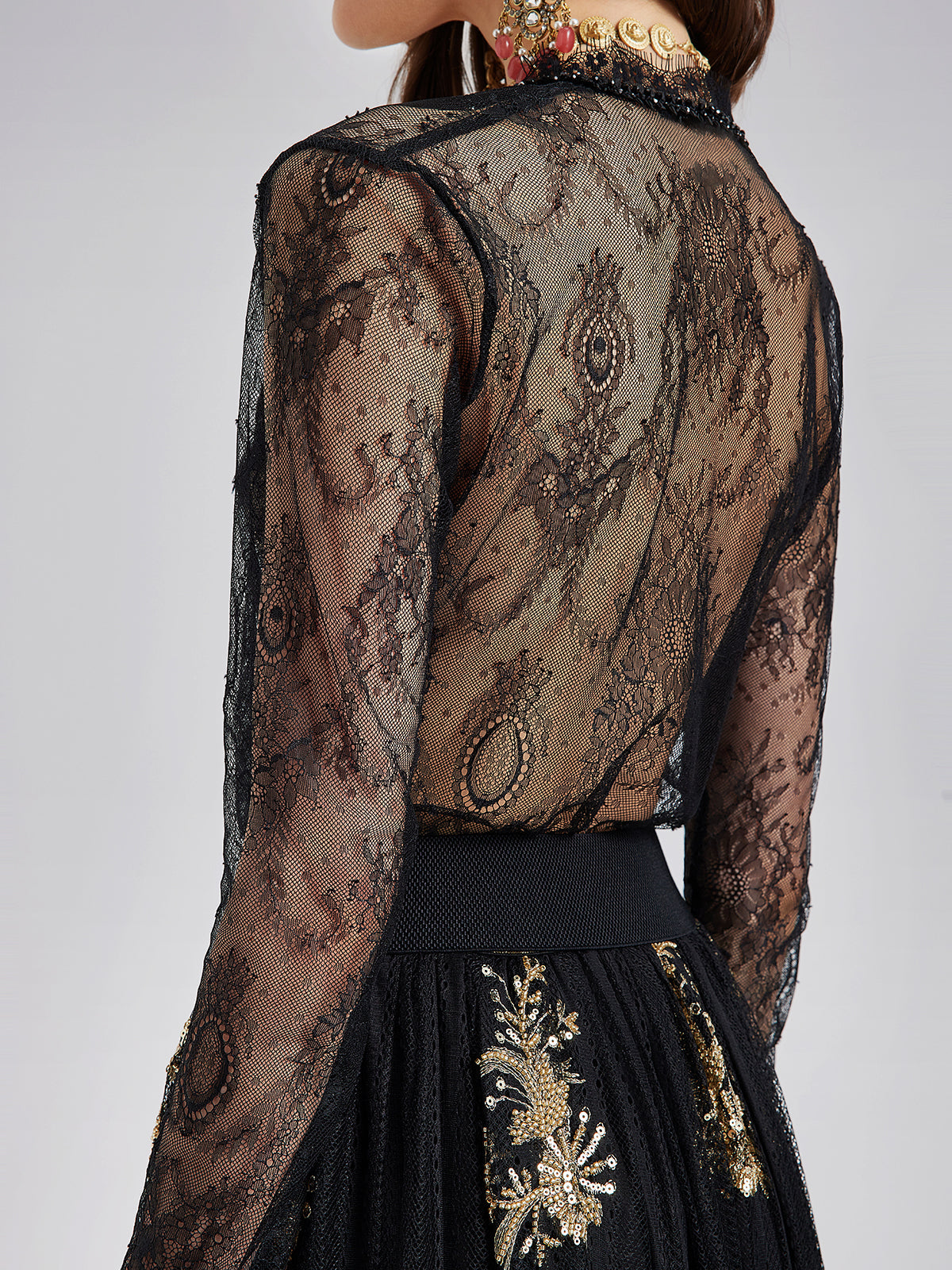 Şık Dantel İşlemeli Bluz