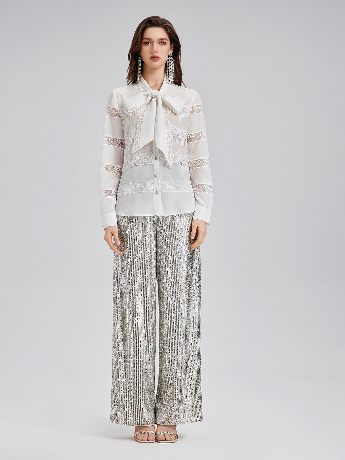 El İşlemeli Boncuklu Dantel Parçalı Gömlek