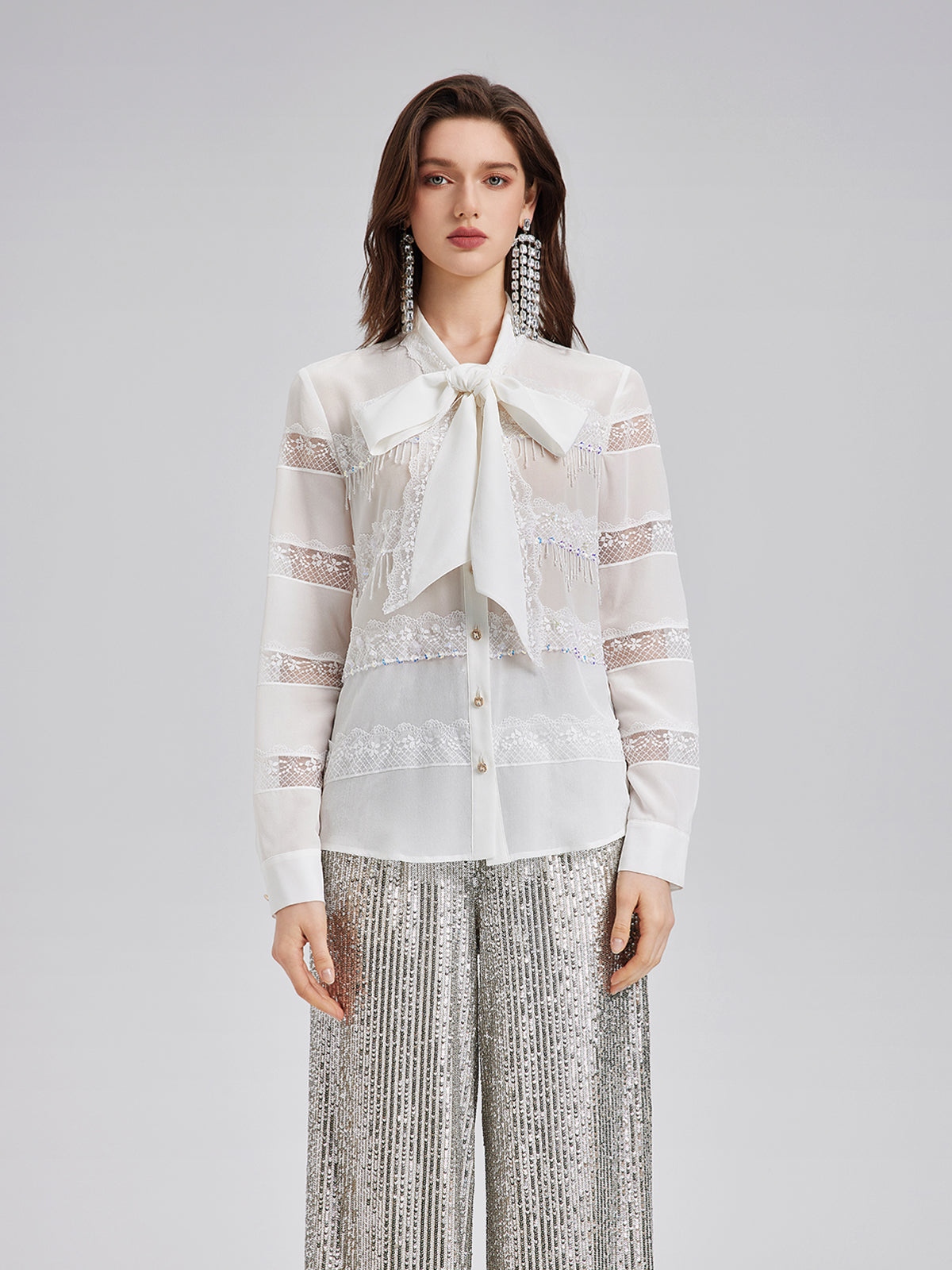 El İşlemeli Boncuklu Dantel Parçalı Gömlek