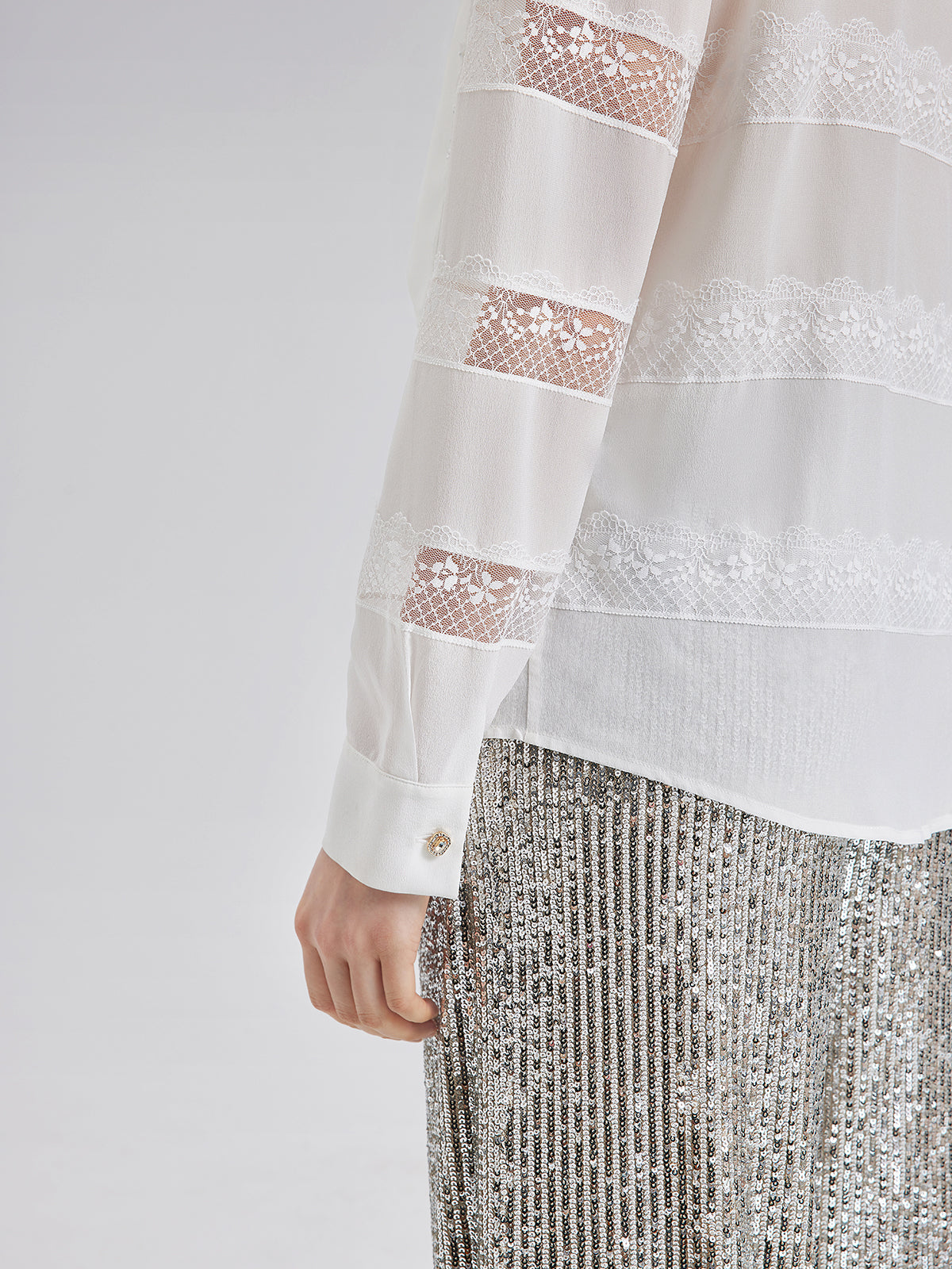 El İşlemeli Boncuklu Dantel Parçalı Gömlek