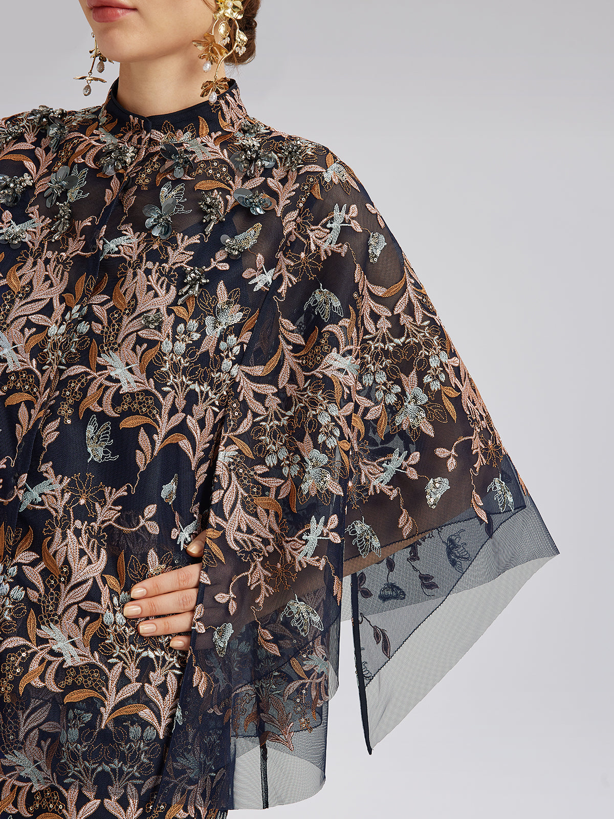 Çok Renkli Çiçek Nakışlı Boncuklu Bluz